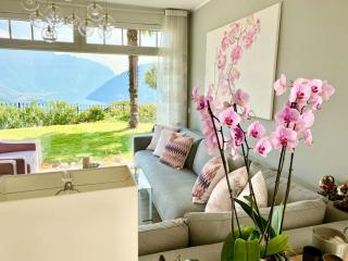 Single family house with lake view in Carona - 8