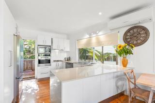 Ferguson St The Beach House Cosy Cottage with Pool - 8