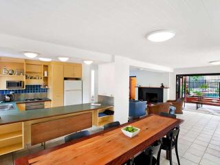 Ross Cres Spacious Private Beach House - Sunshine Beach - 7
