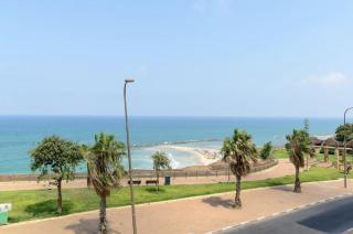 Stylish & Spacious 3 bedroom apartment by the Sea - Netanya - 4