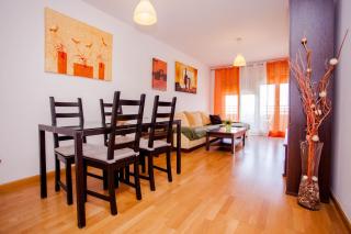 Sunstay Teatinos Flat III Malaga, Metro, Free Parking & Pool - 2