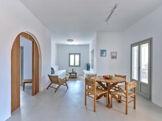 Siora of Paros - Malatesta & Piccolo - Naousa - 8