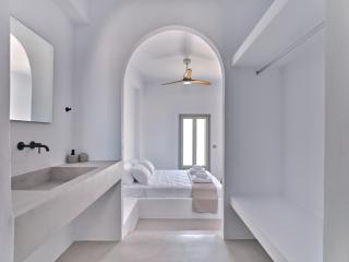 Siora of Paros - Malatesta & Piccolo - Naousa - 7