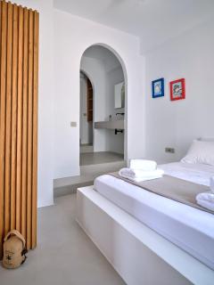 Siora of Paros - Malatesta & Piccolo - Naousa - 9