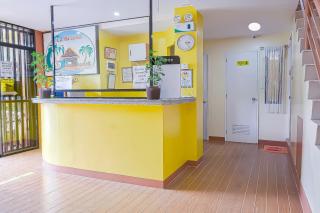 RedDoorz at La Briana Guest House Santa Fe, Bantayan Cebu - 4