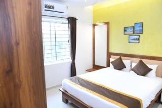 Beach Heaven Deluxe Rooms & Serviced Apartments - Suratakal - 1