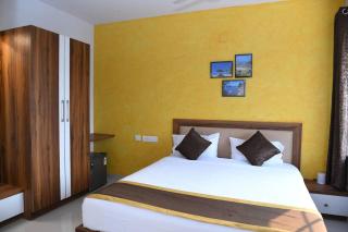 Beach Heaven Deluxe Rooms & Serviced Apartments - Suratakal - 4