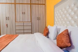 SUN 2BHK by Wabi Sabi Stays Steep Uphill walk 5 Mins - Mussoorie - 5