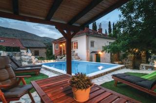 Holiday House near Split with heated pool - Srinjine - 1