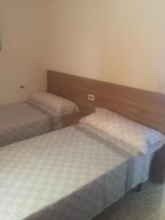 4 Bedrooms Apartment - 2 Mins Walk to Seafront - 5