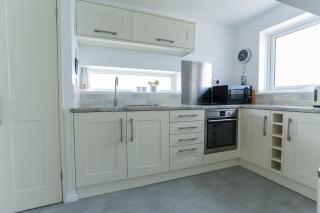 Tides - Beach front apartment in Bracklesham Bay - 2