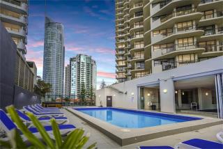 Beachside Modern Apartment in the Heart of Surfers Paradise -free parking - Gold Coast - 5