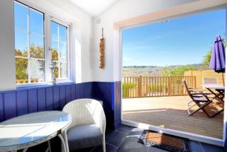 Hillside Cottage - 9