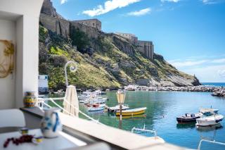 Casa Cinzia in Marina di Corricella - Procida - 0