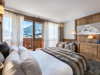 Superbe chalet avec 5 chambres, jacuzzi et services de luxe, à 300m des pistes à Courchevel Village - FR-1-562-21 - 2