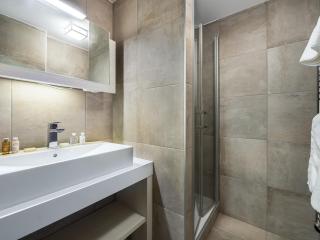 Appartement Neuf Centre Courchevel Village, Proche Commerces et Pistes, Parking et Fitness Inclus - FR-1-562-33 - Courchevel - 4