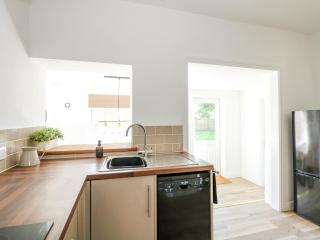 Lily Cottage - 3
