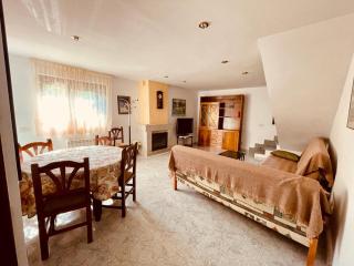 Agradable casa con chimenea, en zona tranquila de Sanabria - Barrio de Lomba - 2