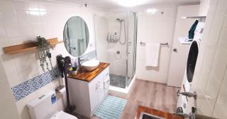 Beachside Modern Apartment in the Heart of Surfers Paradise -free parking - Gold Coast - 1