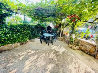 Agradable casa con chimenea, en zona tranquila de Sanabria - Barrio de Lomba - 4