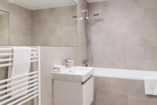 City Castle Apartments Free Parking - Bratislava - 1