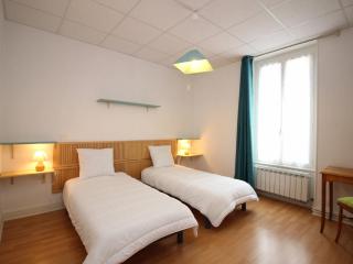 Lumineux T4 à La Bourboule, 6 pers, proche centre, tout équipé, cour privée, 68m² - FR-1-608-39 - La Bourboule - 8