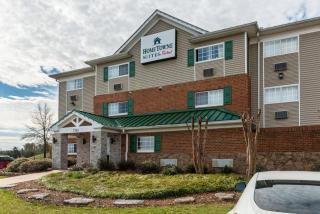 HomeTowne Studios & Suites by Red Roof Charlotte - Concord - Concord - 0