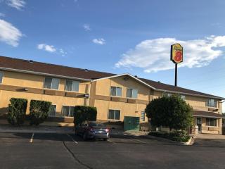 Super 8 by Wyndham Trinidad - Trinidad - 0