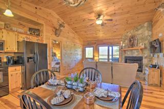 5 Mi to Downtown Blue Ridge Rustic Cabin with Views - Blue Ridge - 4