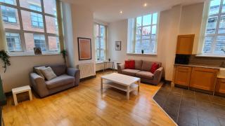 Spacious, bright and airy city centre flat. Unique converted Mill. - 8