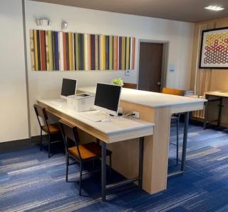 Holiday Inn Express & Suites Warrensburg North by IHG - Warrensburg - 3