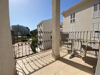 Petrovac beachfront apartment - Petrovac na Moru - 2