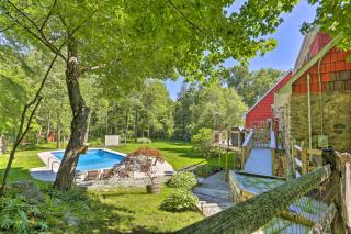 Decked-Out Home Hot Tub, Pool, Fire Pit and More! - 9