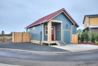 Sea Stars & Stripes Beach Cottage - 7