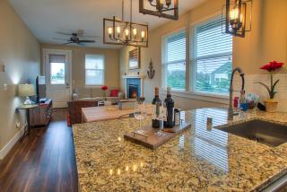 Sea Stars & Stripes Beach Cottage - 3