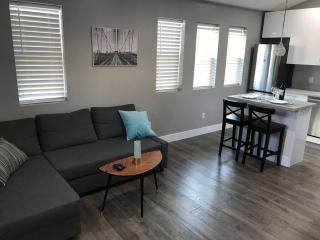 Modern Guesthouse w Private Patio and Hot Tub - Redwood City - 9