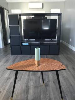Modern Guesthouse w Private Patio and Hot Tub - Redwood City - 7