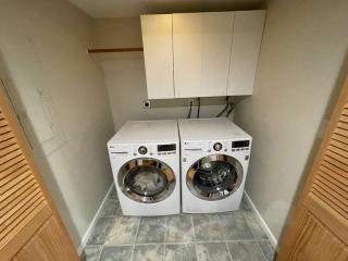 Ocean View Retreat Mins to Beaches & Trails - 3