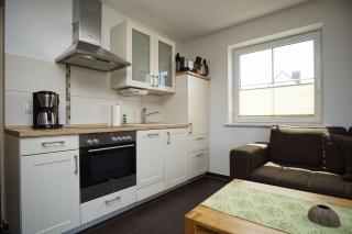 Balkon mit Meerblick, gratis Nutzung vom AHOI Erlebnisbad und Sauna in Sellin - Haus De niege Wech FeWo 03 - Thiessow - 1