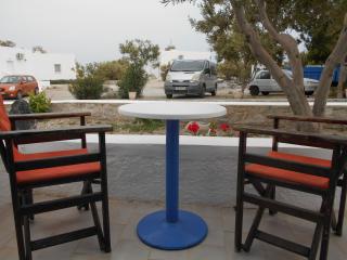 The Three anchors Rooms Perissa - 5