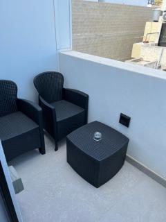 Cosy & Modern Top Floor 1-bedroom Apartment - St. Paul's Bay - 6