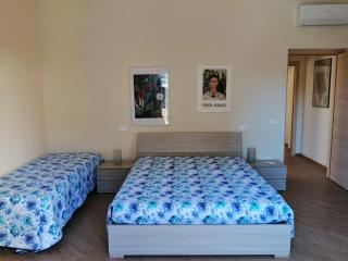 Appartamento in pieno centro con parcheggio privato - 2