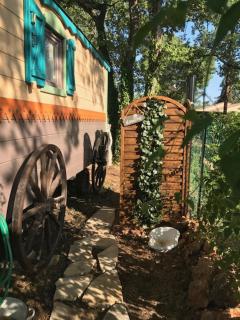 "la brindille" Roulotte Tzigane de charme Hébergement Insolite - 4