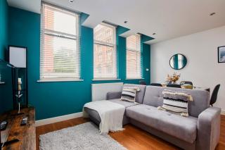 Spacious City Centre 3 Bedroom, 3 Bathroom - 8