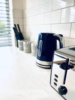 HU-Thirteen Apt Two- Sleeps 4 - 9