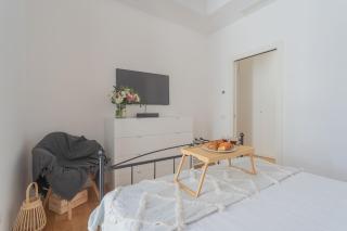 Independence Apartment with Balcony by Rent All Como - Como - 3