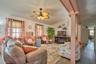 Homosassa Retreat with Sunroom and Canal Views! - Homosassa - 0
