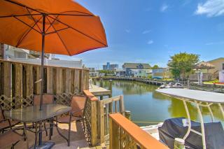 Deck with Canal Access Ocean City Townhome - Ocean City - 8