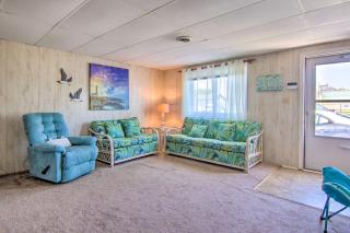 Deck with Canal Access Ocean City Townhome - Ocean City - 6