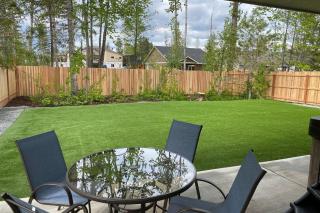 Elk Grove Getaway - 8